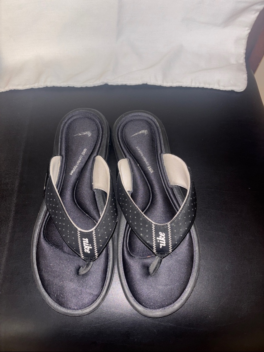 Nike Black and Gray Thong Sandals